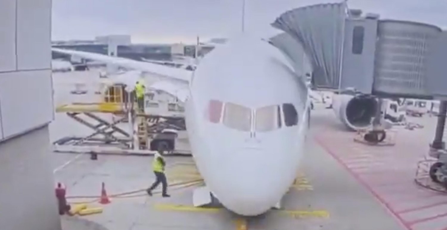 Aereo caduto sul muso nell'areoporto di Francoforte