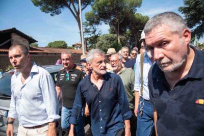 Gianni Alemanno fuori dal carcere