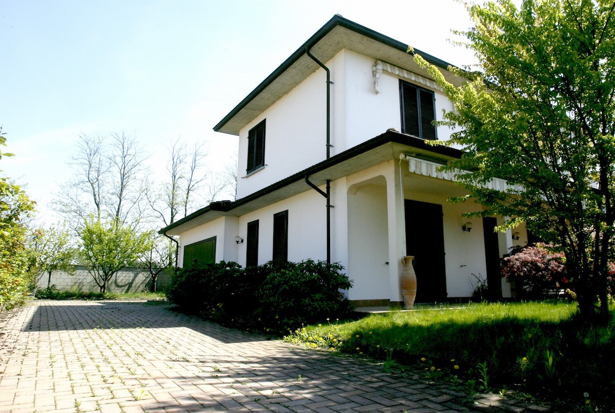 casa poggi testimone bionda