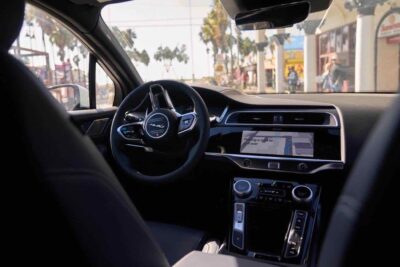 guida-autonoma-europa-accordo-robotaxi-uber