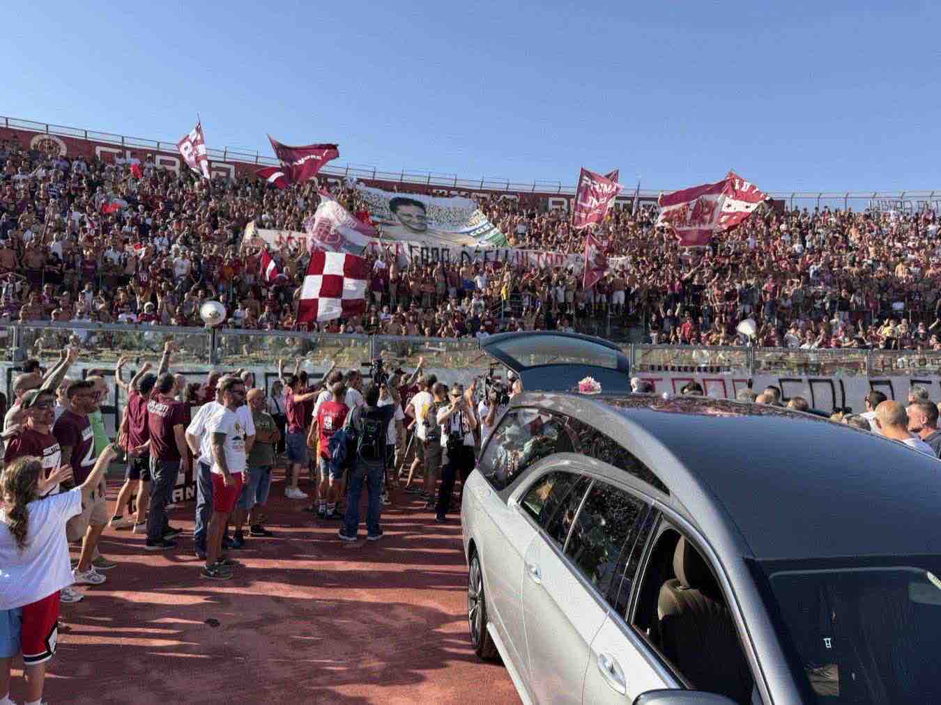 https://static.open.online/wp-content/uploads/2026/06/igor-protti-addio-livorno.jpg