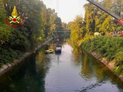incidente senago auto nel canale