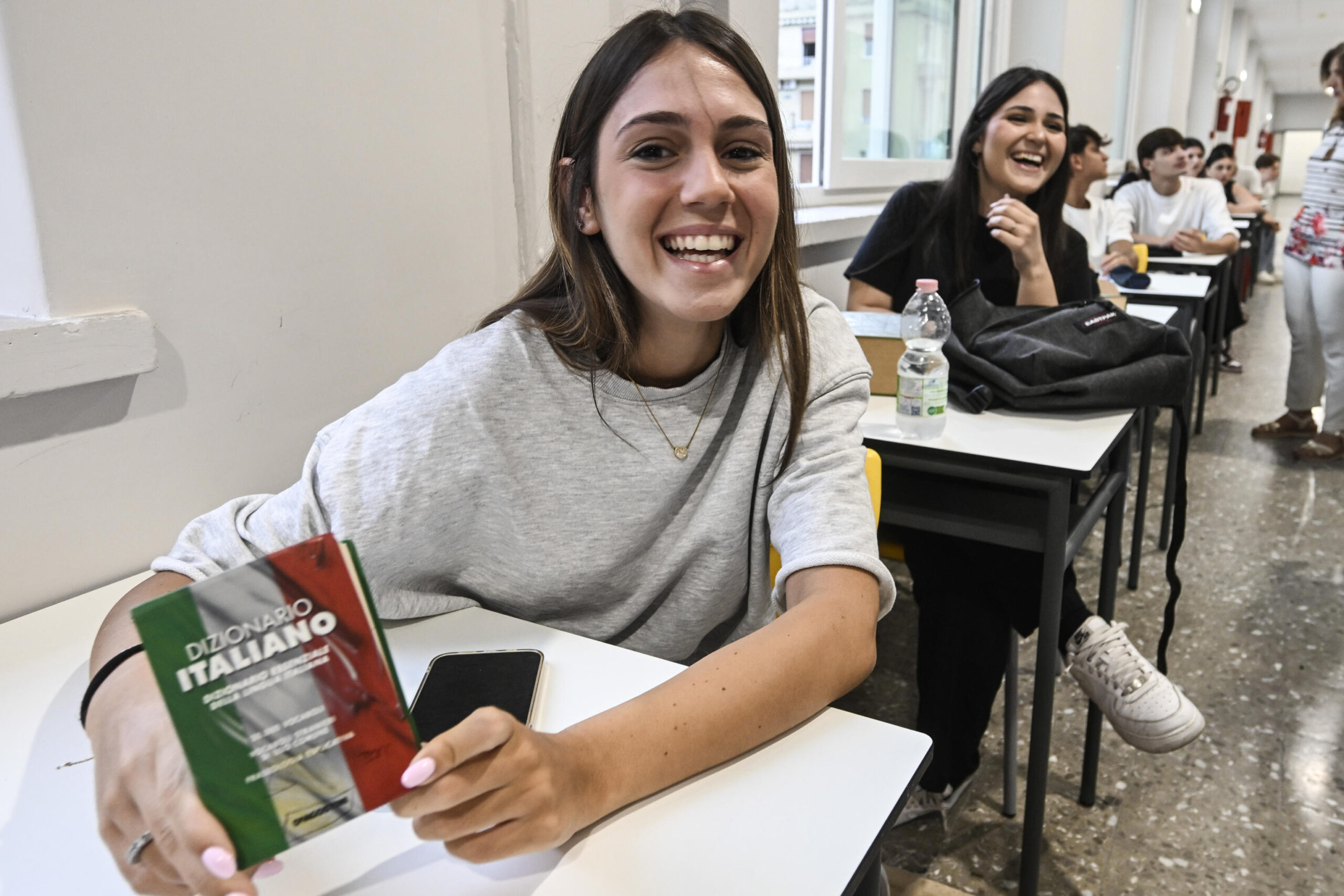 https://static.open.online/wp-content/uploads/2026/06/maturita-tracce-prima-prova-scaled.jpg