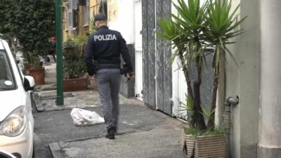 napoli spara disabile quartiere arenaccia like