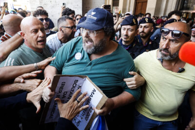 Mario Adinolfi e le scommesse proposte agli esponenti del partito