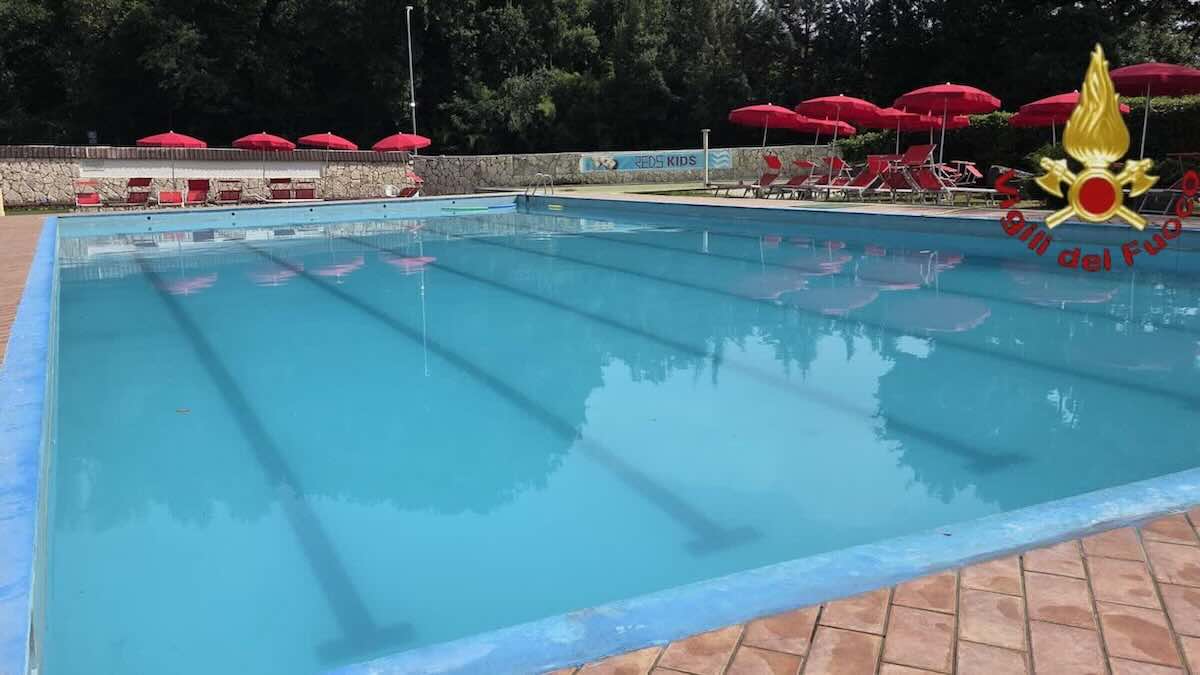 Piscina cloro Mentana Roma esalazione