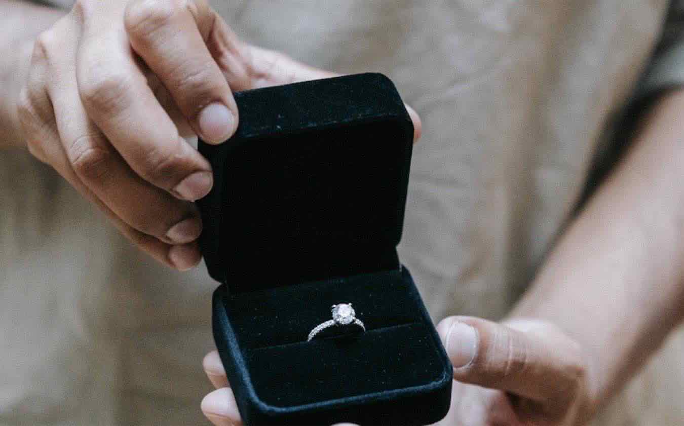 La crisi dei diamanti naturali