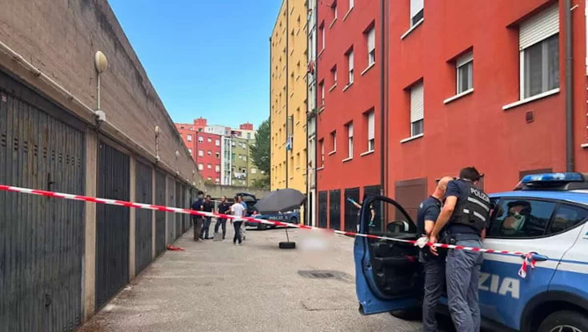 https://static.open.online/wp-content/uploads/2026/07/bologna-polizia.jpg