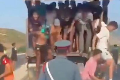 Ceuta camion scaricano migranti