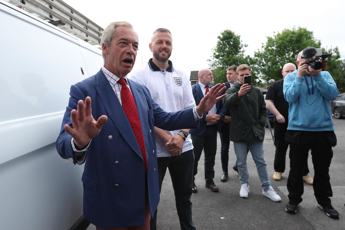 farage-dimissioni-deputato-gb