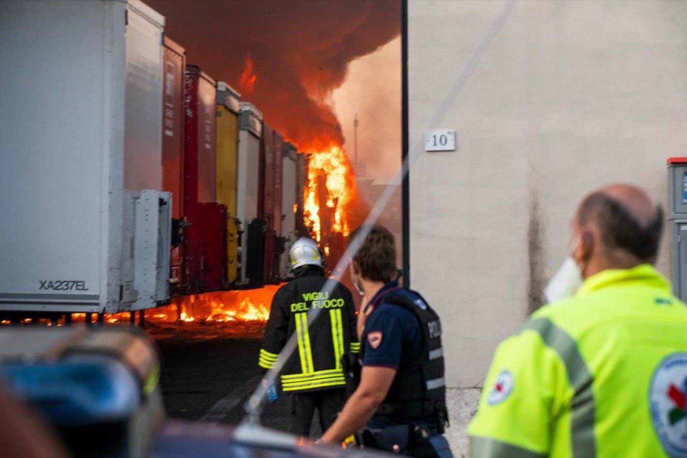 https://static.open.online/wp-content/uploads/2026/07/incendio-brt-milano.jpg