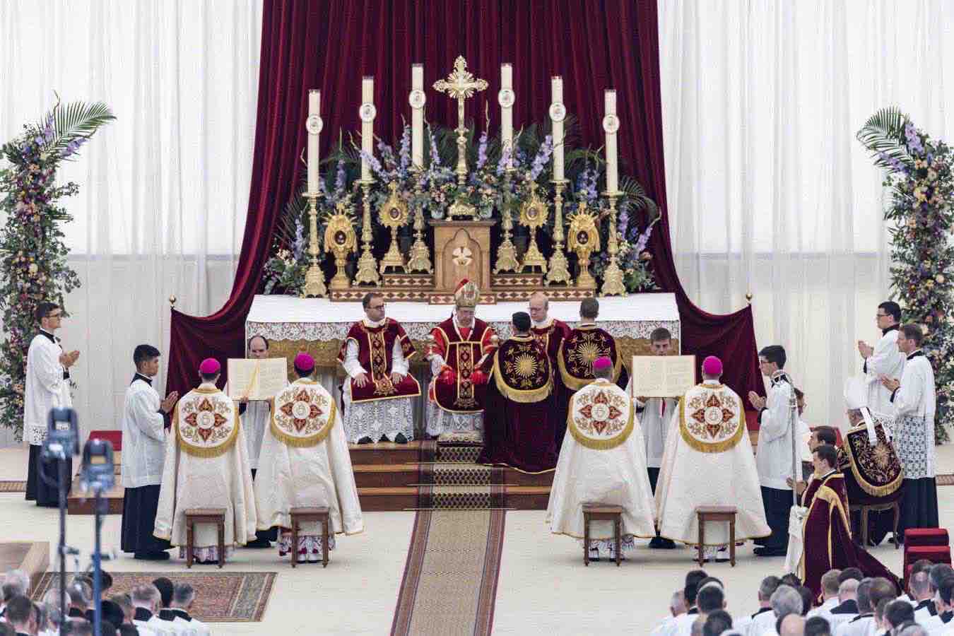 Lefebvriani a Econe per l'ordinazione di quattro vescovi contro il volere del Papa