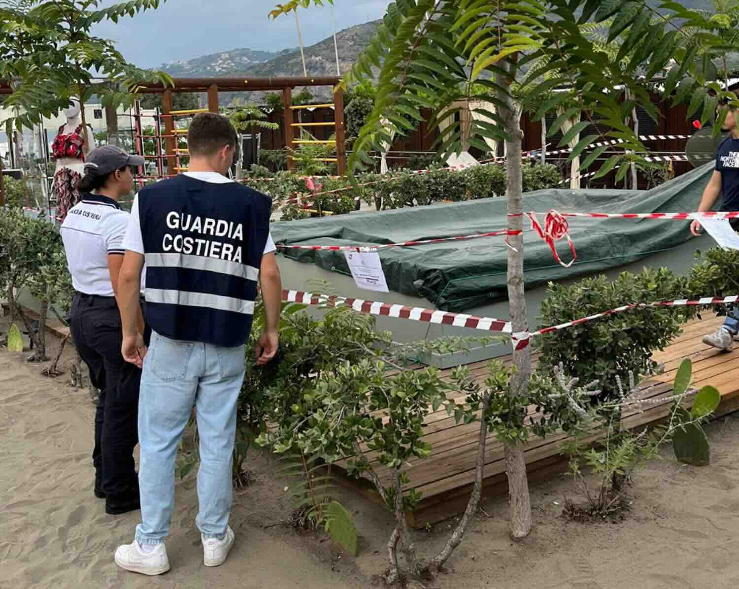 Morta la bambina rimasta incastrata nel bocchettone della piscina a Sestri Levante
