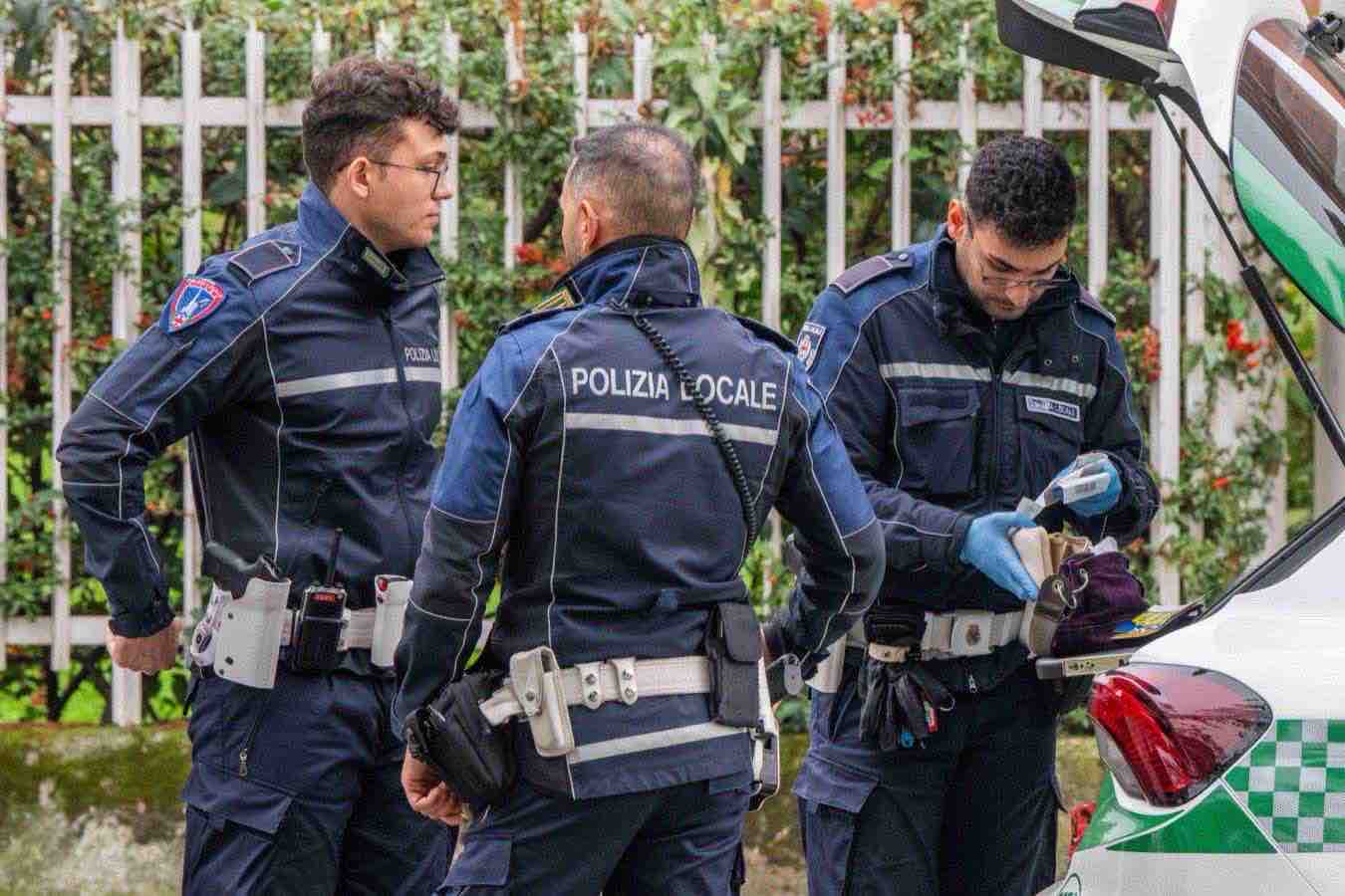 Agenti della polizia municipale di Milano