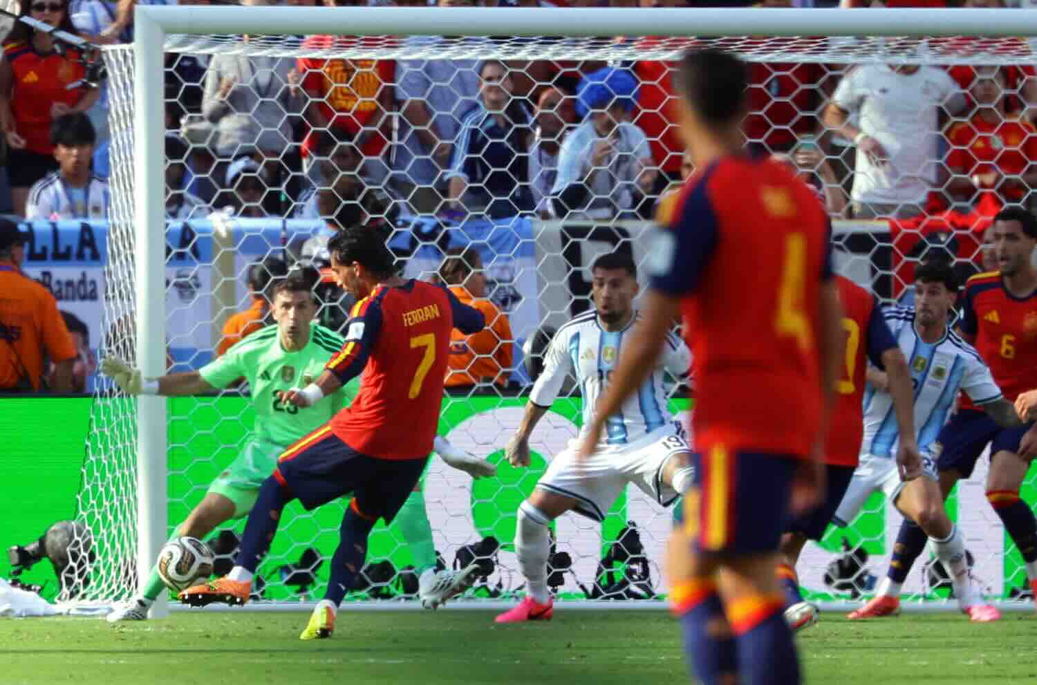 https://static.open.online/wp-content/uploads/2026/07/spagna-campione-mondo.jpeg