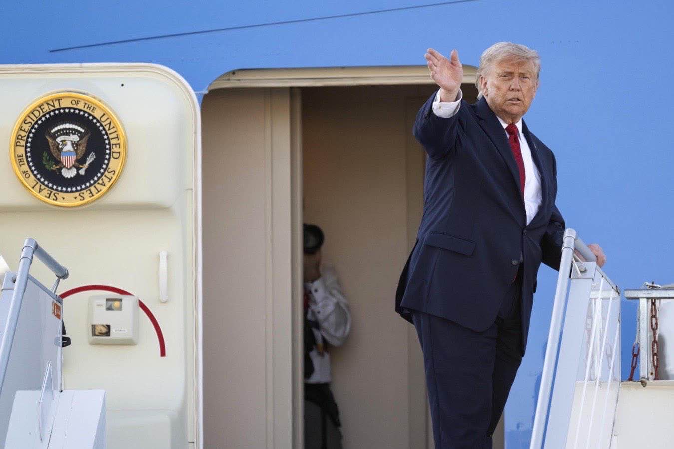 trump-vs-new-york-times-polemiche-nuovo-air-force-one