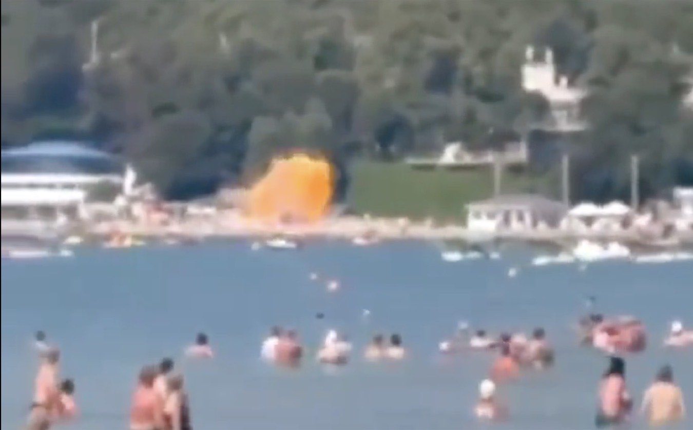 Drone ucraino sulla spiaggia, vicino al cosiddetto 'Palazzo di Putin'