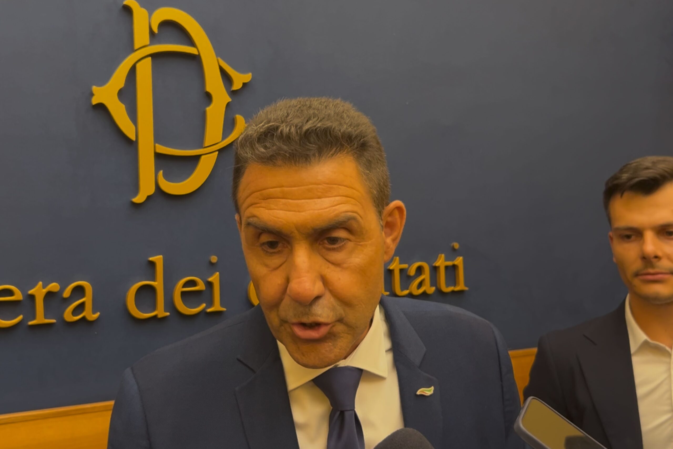 Vannacci conferenza stampa camera dei deputati