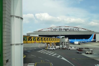 aeroporto linate incidente auto aereo
