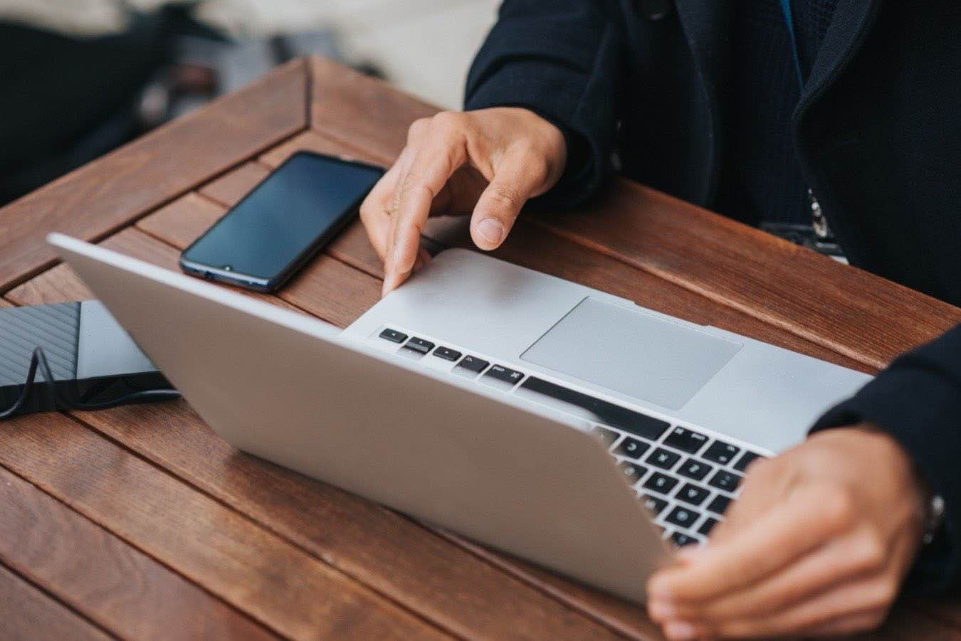 Hacker sfruttano annunci di lavoro su Indeed per rubare dati bancari, mettendo in pericolo chi cerca lavoro