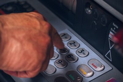 bancomat riscuote pensione madre morta treviso