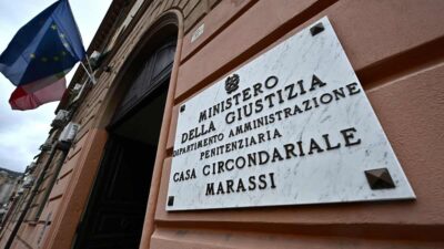 uomo evade domiciliari carcere marassi genova