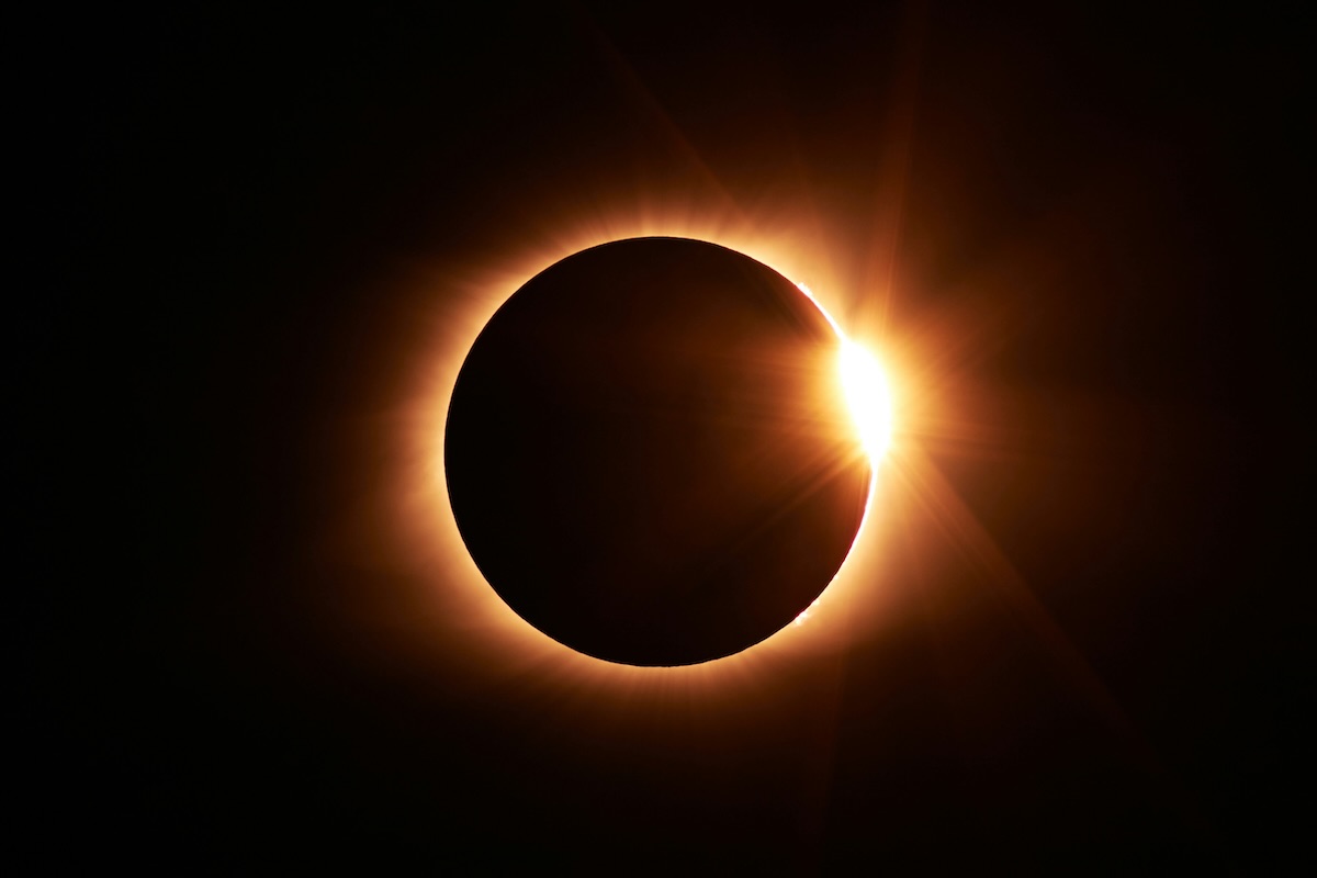 https://static.open.online/wp-content/uploads/2026/08/eclissi-solare-ok.jpeg