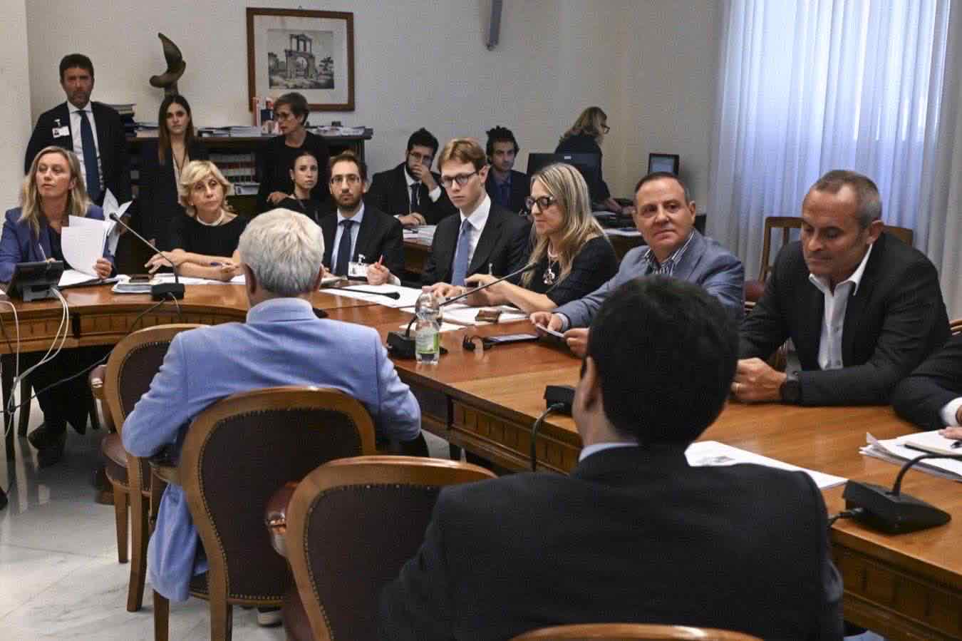 La Giunta per le Autorizzazioni della Camera dei Deputati riunita sul caso Delmastro