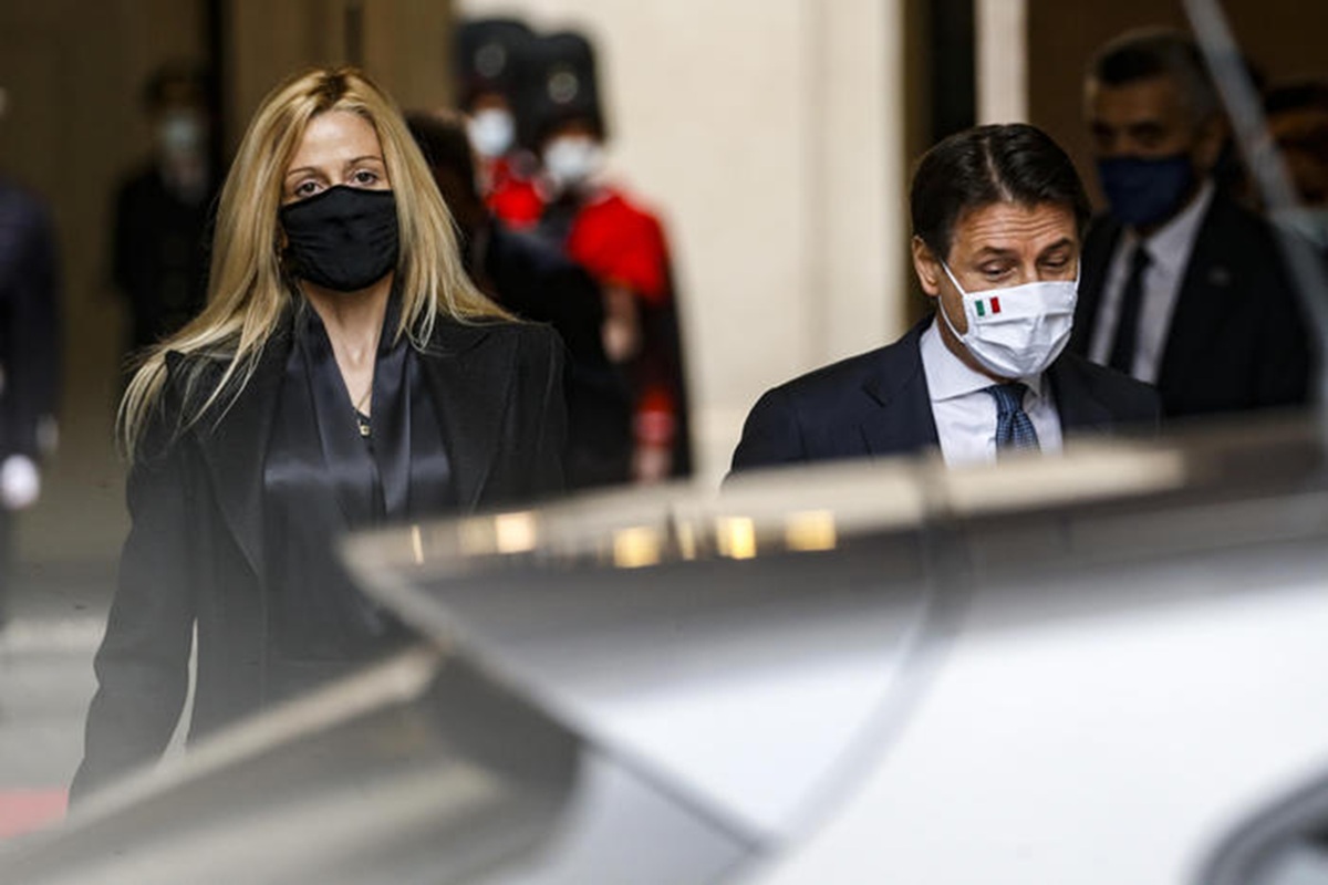 giuseppe conte olivia paladino grand hotel plaza debiti fisco