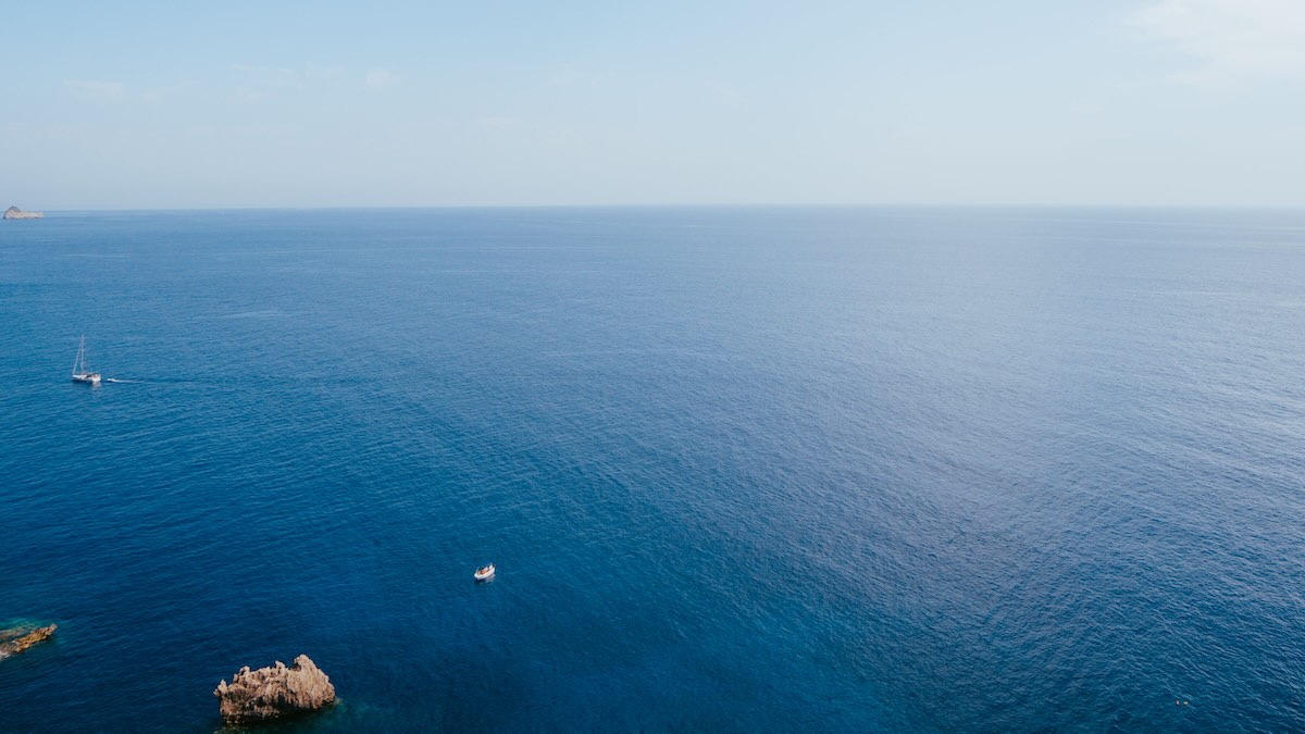 Immagine collegata al feed originale: Mai così calda l’acqua del mare, il Mediterraneo tocca i 33 gradi: «Così aumentano i fenomeni atmosferici violenti»