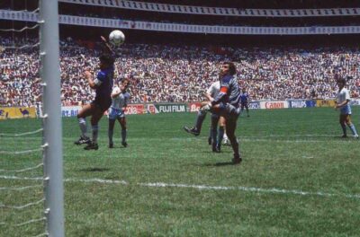 Maradona e il gol di mano