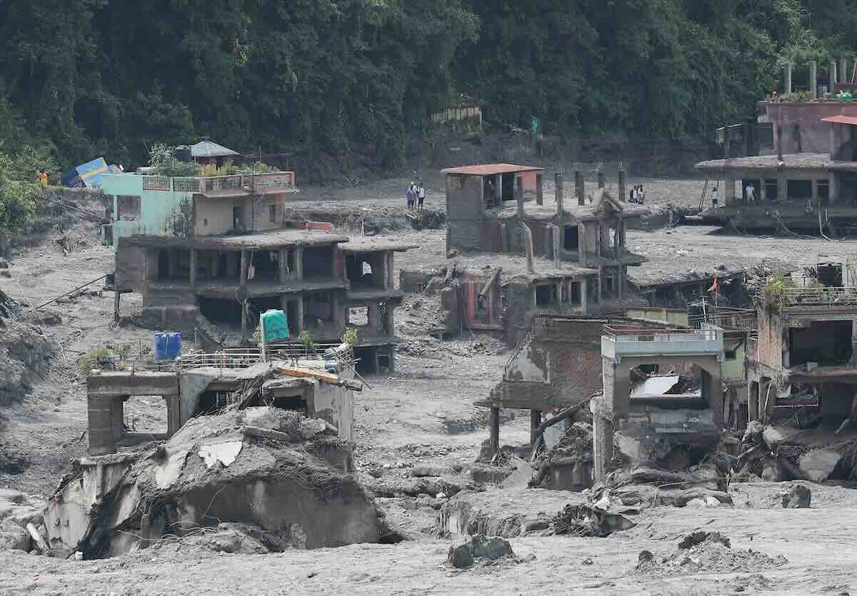 nepal tibet alluvione dispersi