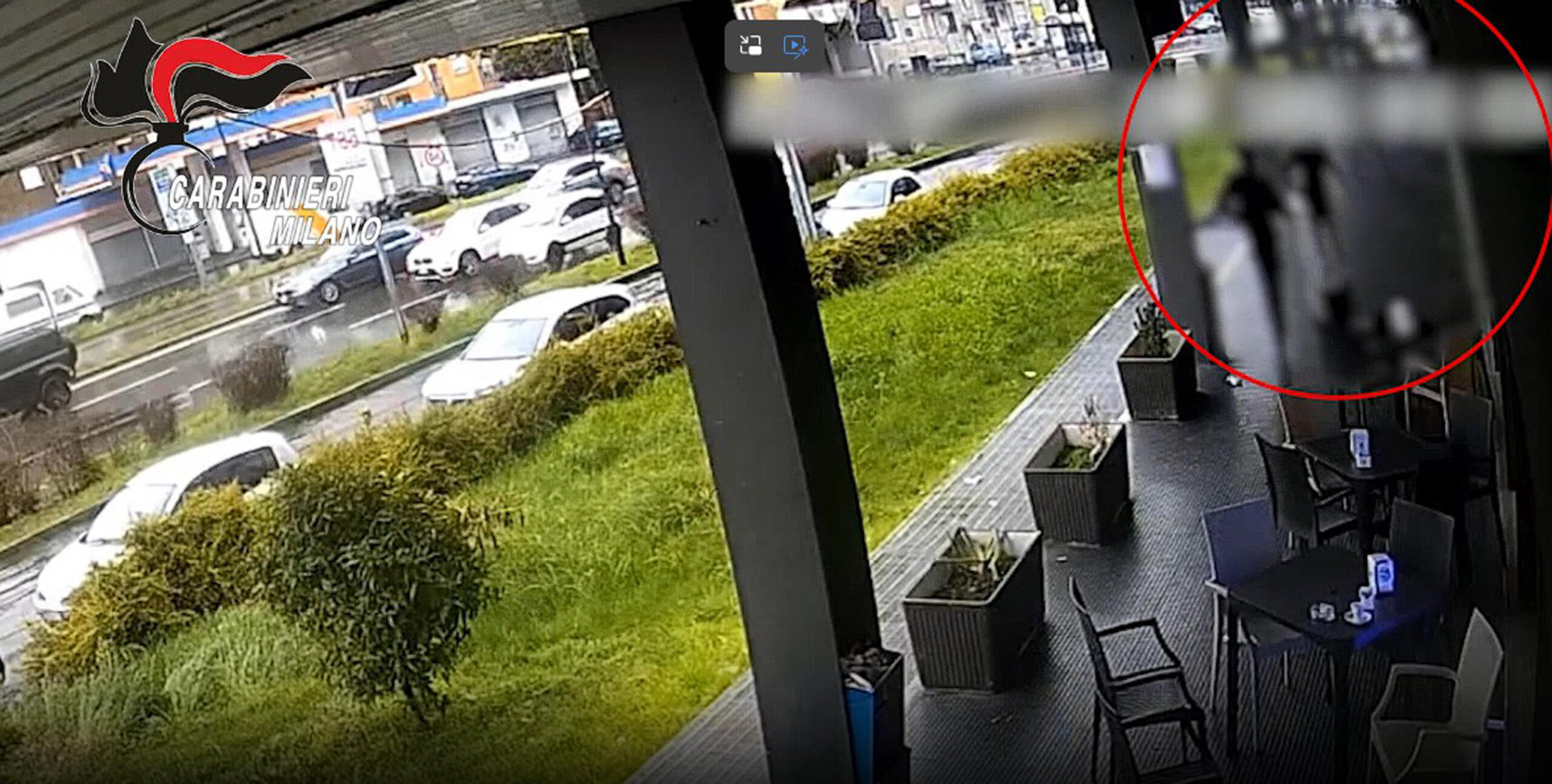 Giovane picchiato e sequestrato per un debito, 5 arresti