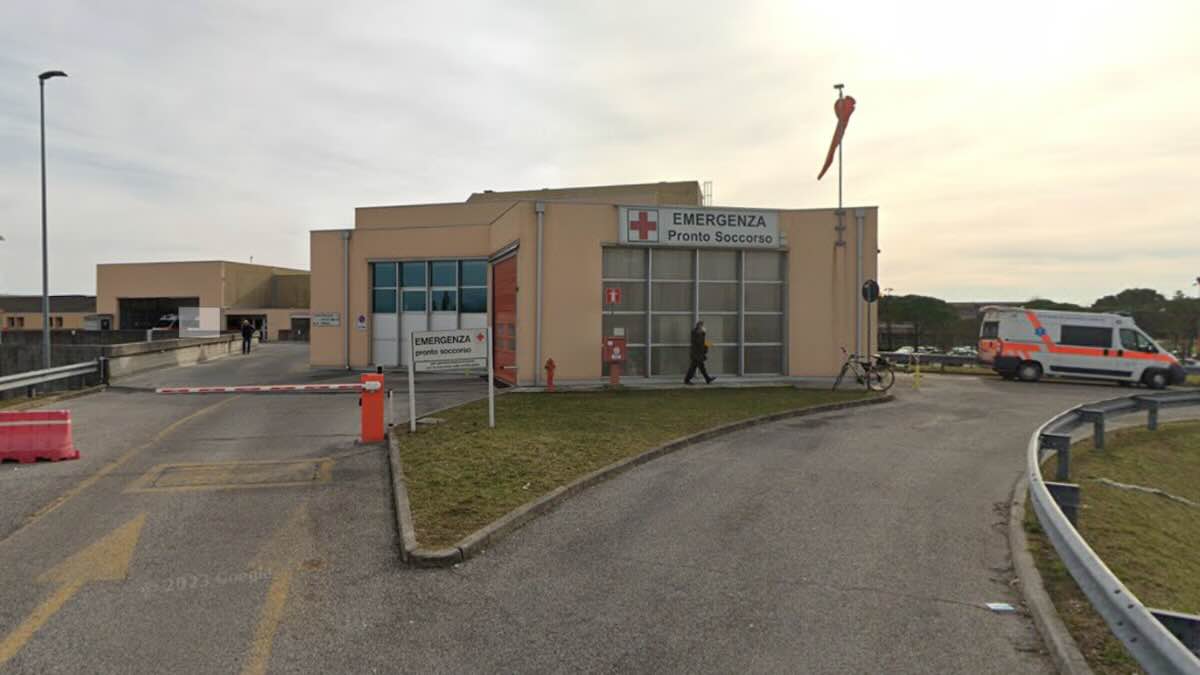 Immagine collegata al feed originale: Paziente minaccia il personale sanitario, il medico gli dà un pugno: caos al pronto soccorso di Palmanova