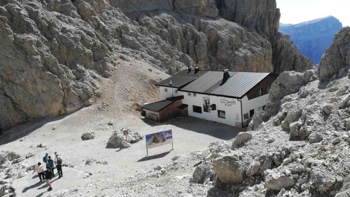 rifugio toni demetz