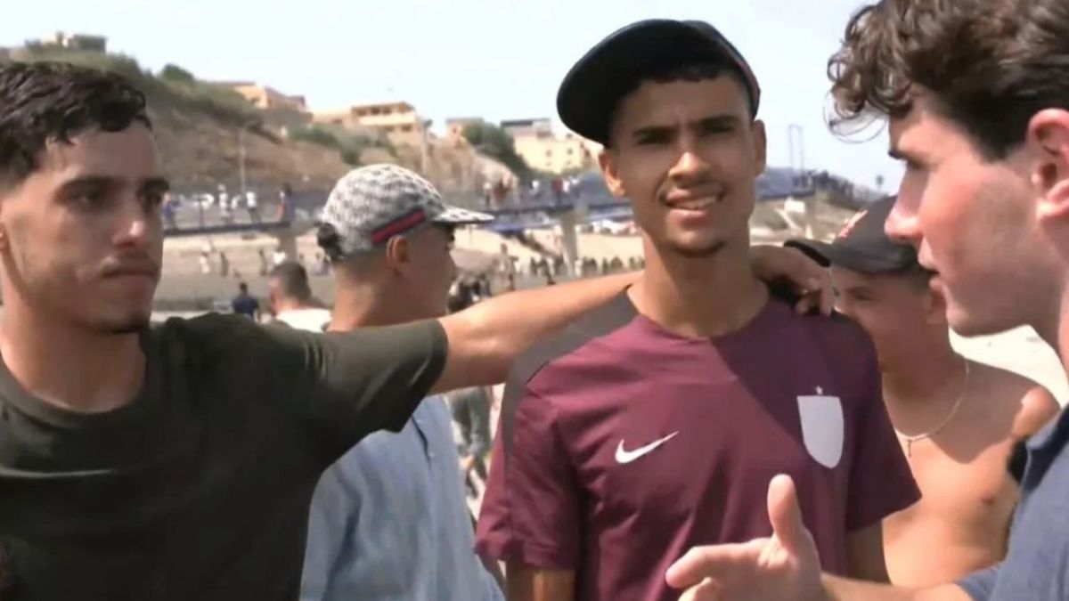 Migranti marocchini si spostano verso Ceuta dopo fake news sui social