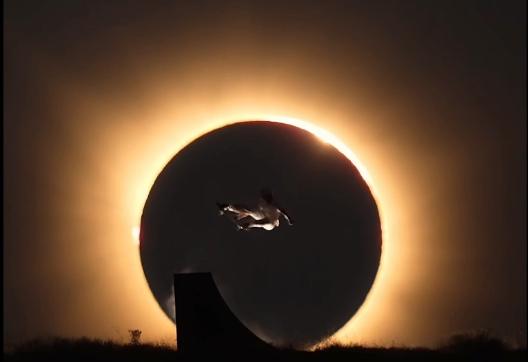 eclissi solare skateboard