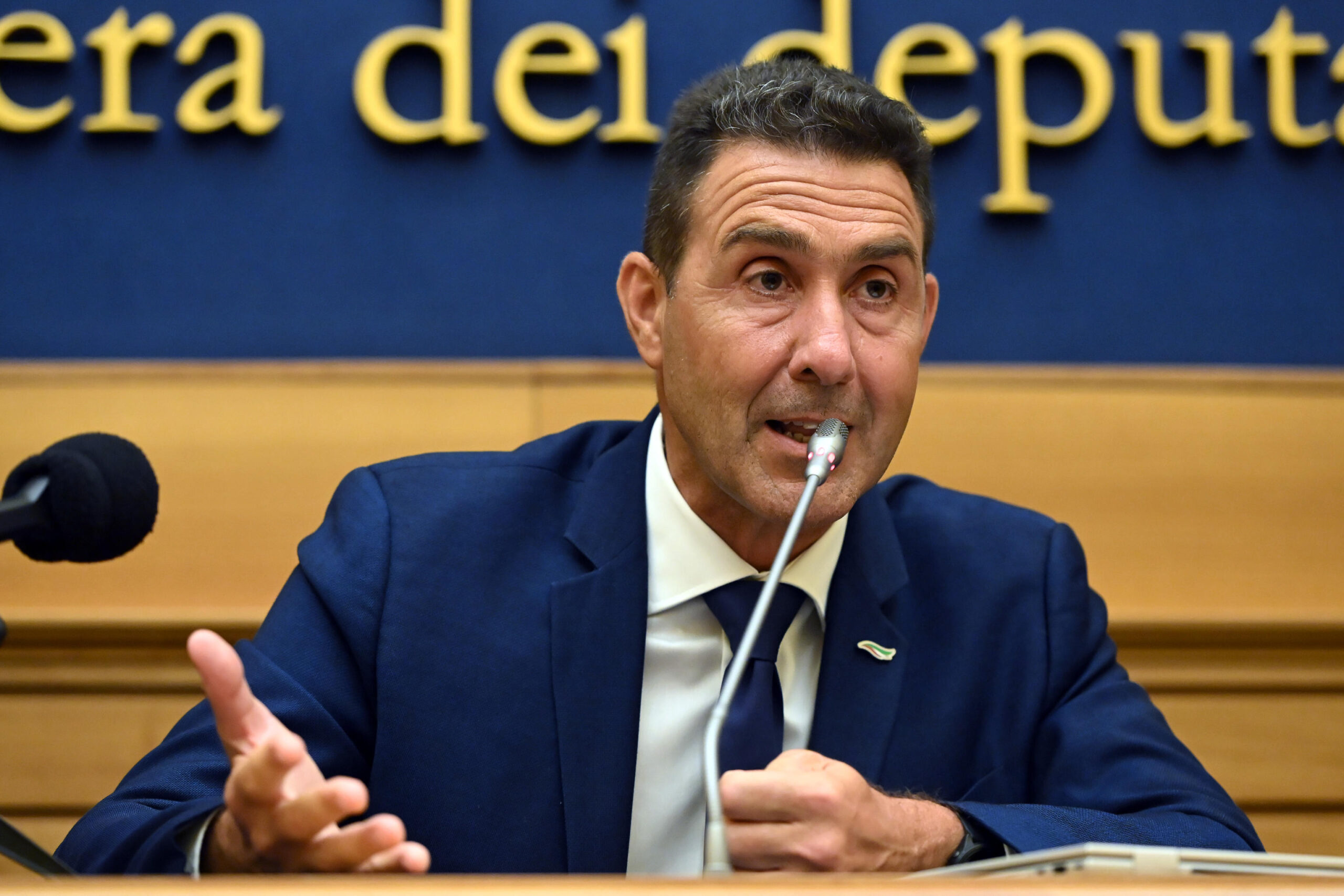 vannacci esposto sindacato militari fascismo