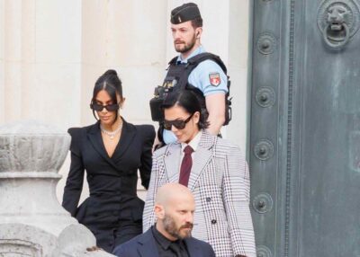 Kim Kardashian testimonia al processo per rapina a Parigi