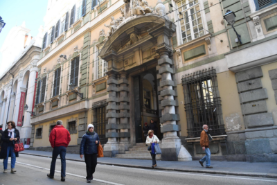 Licenziato il professore che aveva "svestito" con l'AI sei ragazze