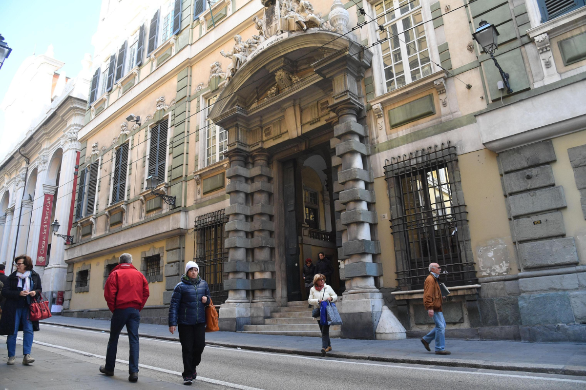 Licenziato il professore che aveva "svestito" con l'AI sei ragazze