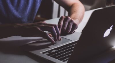 Utente usa Personal computer
