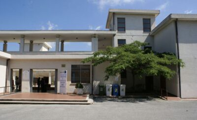 alunno accoltella prof bocciato istituto nicotera constabile lamezia terme