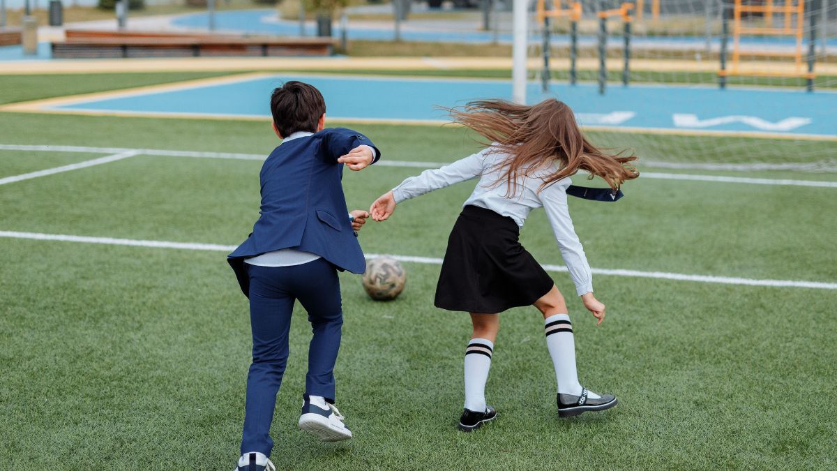 è scontro a Parabita sulle divise scolastiche