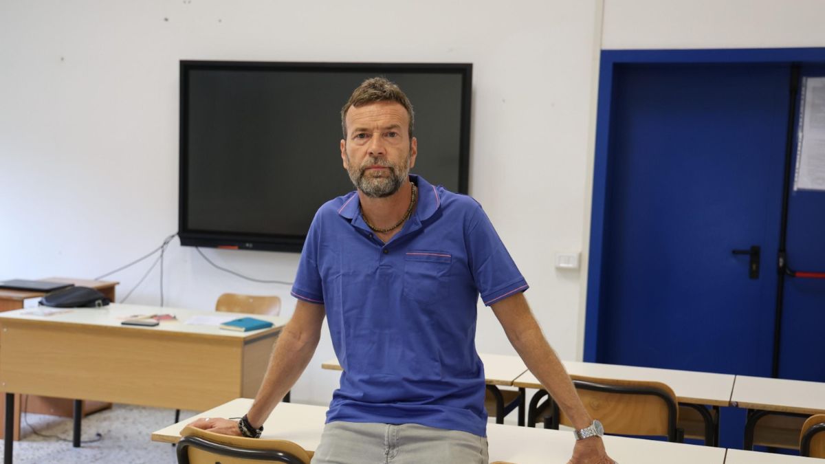 Il djprof Andrea Franceschetti ha scritto 200-900, canzone trap