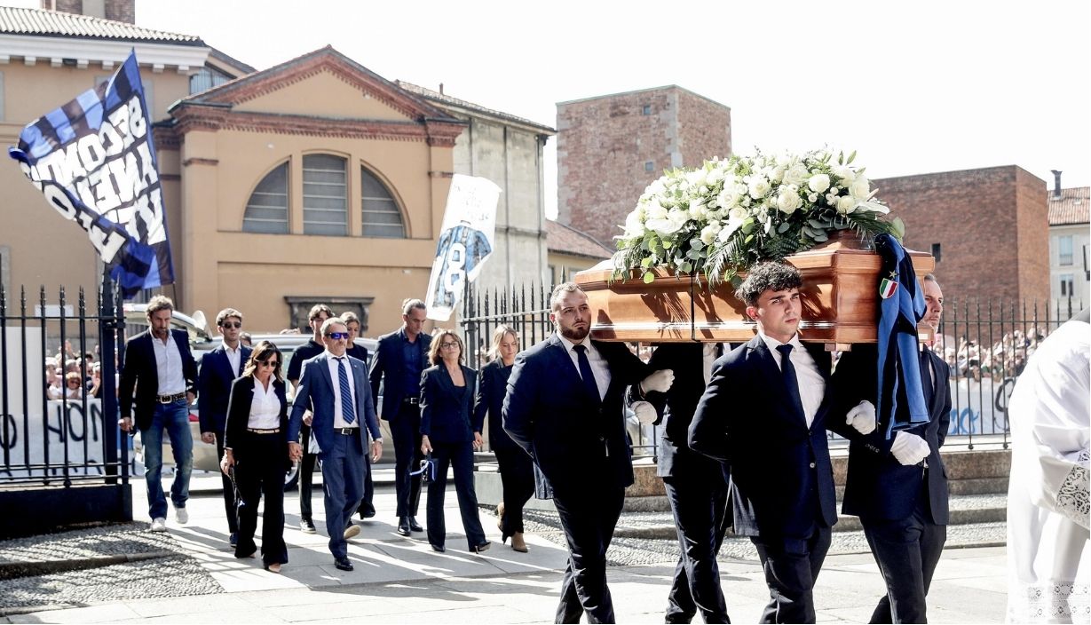 I funerali di Stato nella basilica di Sant'Ambrogio a Milano per la leggenda nerazzurra Sandro Mazzola