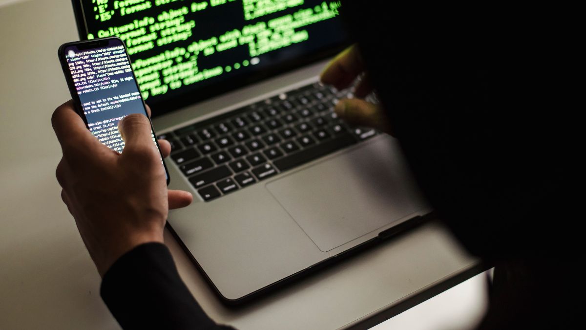Il gruppo hacker "iamnotavillain" ha rivendicato l'attacco a Revolut