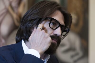 leonardo maria del vecchio debito un miliardo