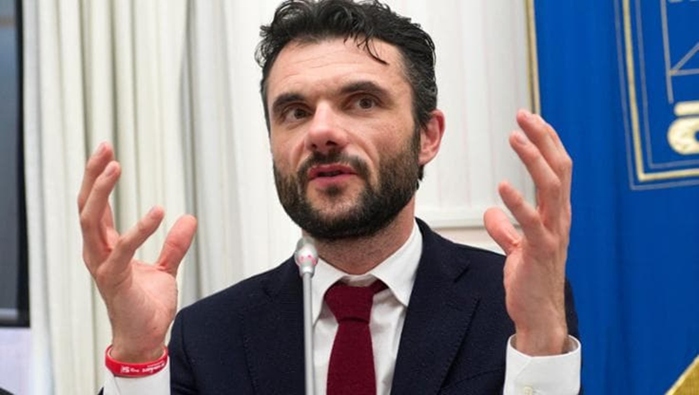 mATTEO BIFFONI PRATO TETTO STUDENTI STRANIERI
