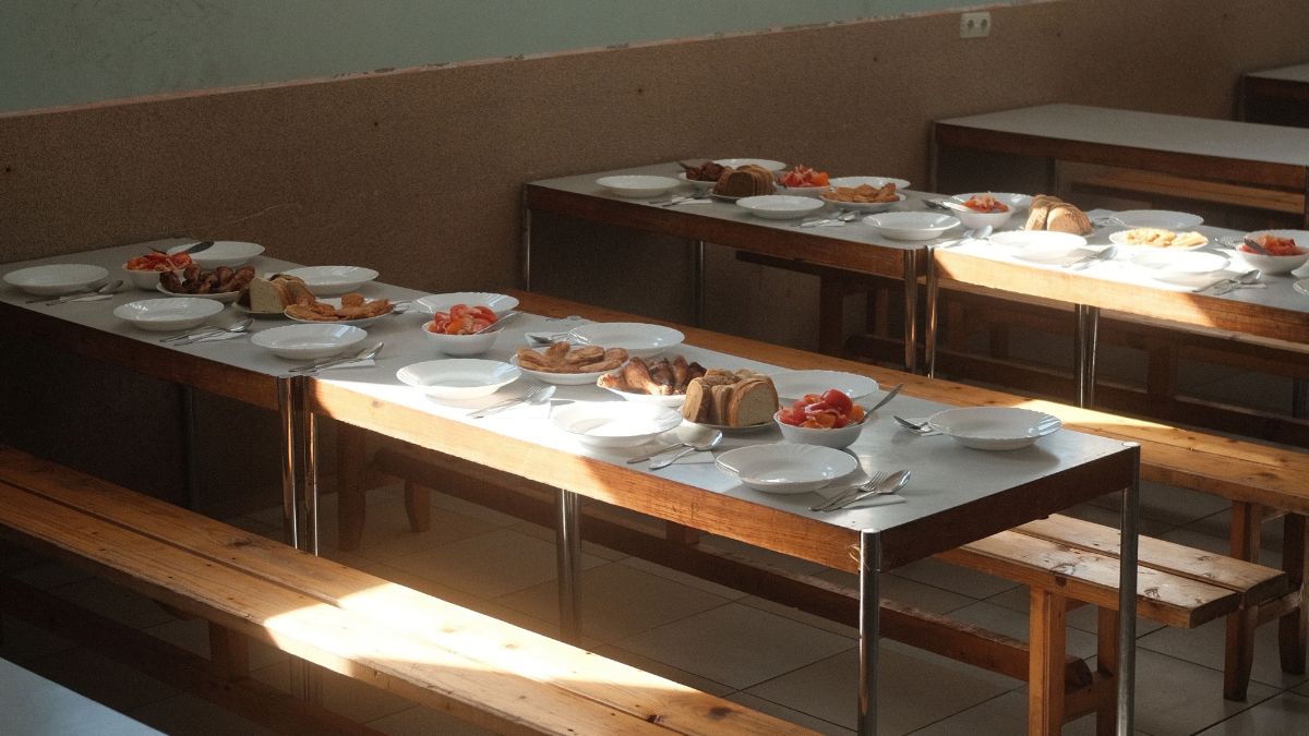 A Mortara in provincia di Pavia un menù differenziato per i bambini che non pagano la mensa scolastica